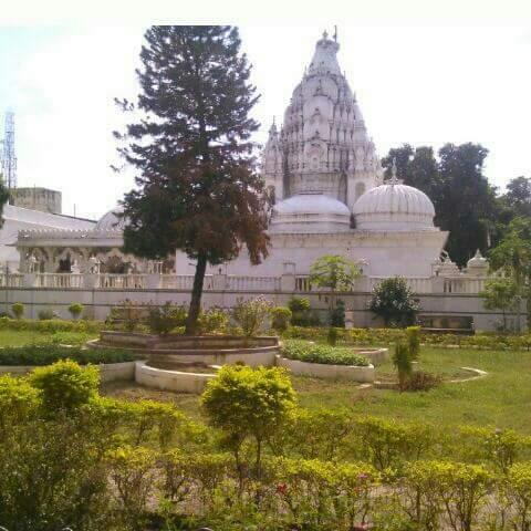The Jain temple at Lachhuar.